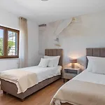 Calma With Heated Pool,jacuzzi, Finnish Sauna And 4 Bedrooms Villa Gata