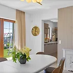 Villa Calma With Heated Pool,jacuzzi, Finnish Sauna And 4 Bedrooms