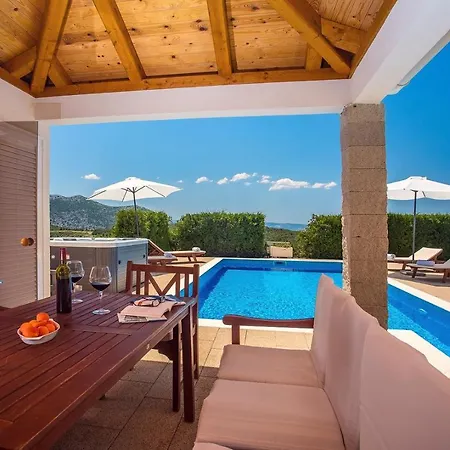 Calma With Heated Pool,jacuzzi, Finnish Sauna And 4 Bedrooms Villa *