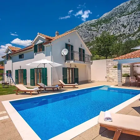 Villa Calma With Heated Pool,jacuzzi, Finnish Sauna And 4 Bedrooms