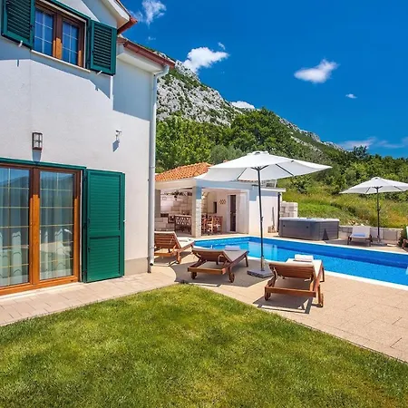 Calma With Heated Pool,jacuzzi, Finnish Sauna And 4 Bedrooms Villa *