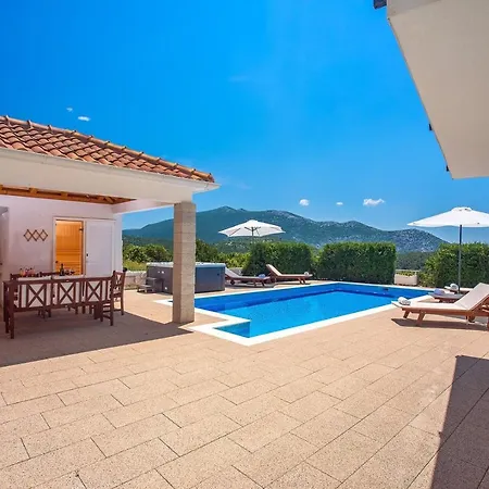 Calma With Heated Pool,jacuzzi, Finnish Sauna And 4 Bedrooms *