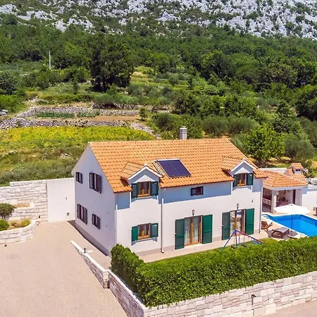 Calma With Heated Pool,jacuzzi, Finnish Sauna And 4 Bedrooms Villa *