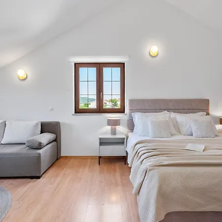 Calma With Heated Pool,jacuzzi, Finnish Sauna And 4 Bedrooms Villa Gata