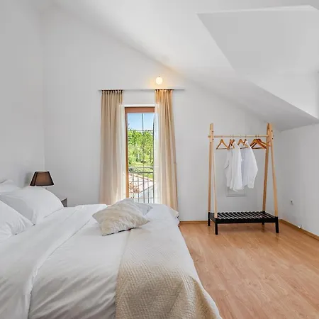 Villa Calma With Heated Pool,jacuzzi, Finnish Sauna And 4 Bedrooms