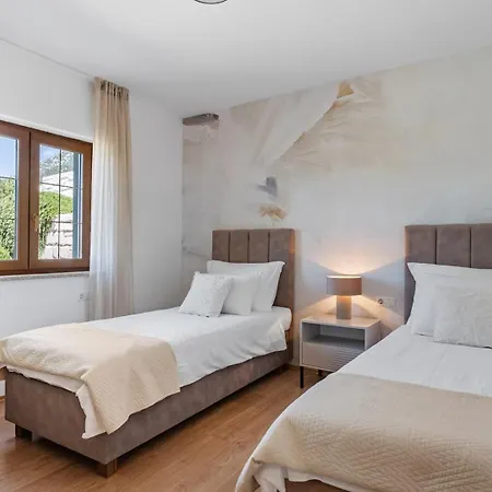 Calma With Heated Pool,jacuzzi, Finnish Sauna And 4 Bedrooms Villa Gata